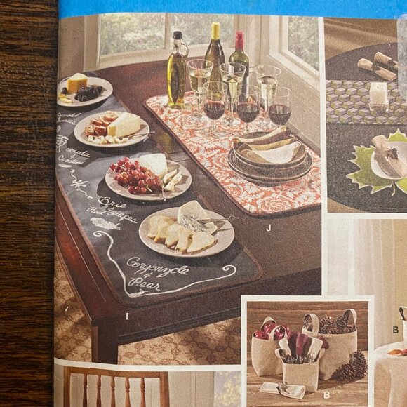 Simplicity Fall Table Decor 1343 Pattern Holiday Chalkboard Fabric 28 Pieces - Picture 6 of 9